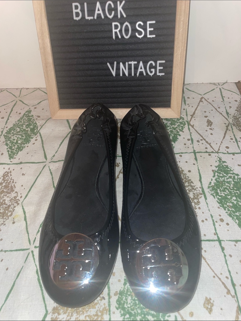 TORY BURCH BLACK PATENT LEATHER BALLET FLAT SLIPPERS SHOES Silver buckle Sz 8